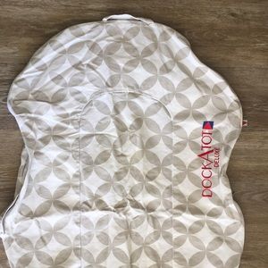 Dock a tot deluxe cover